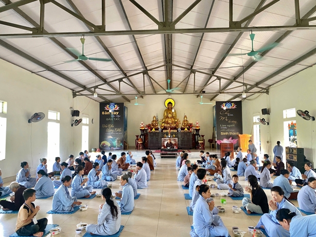 One - Day Practice at Dong Cao pagoda, Thanh Hoa