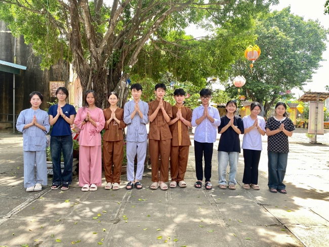 One - Day Practice at Dong Cao pagoda, Thanh Hoa