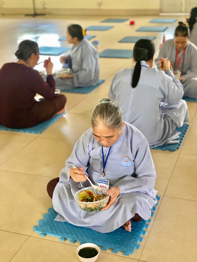 One - Day Practice at Dong Cao pagoda, Thanh Hoa