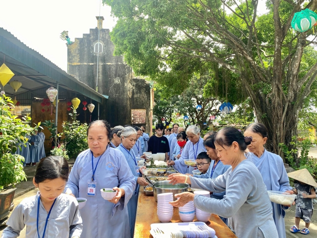 One - Day Practice at Dong Cao pagoda, Thanh Hoa