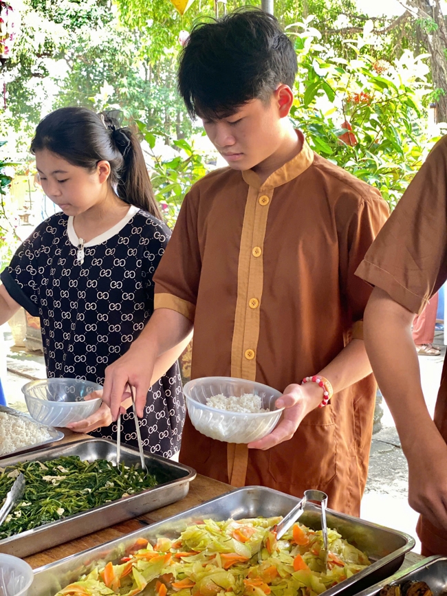 One - Day Practice at Dong Cao pagoda, Thanh Hoa