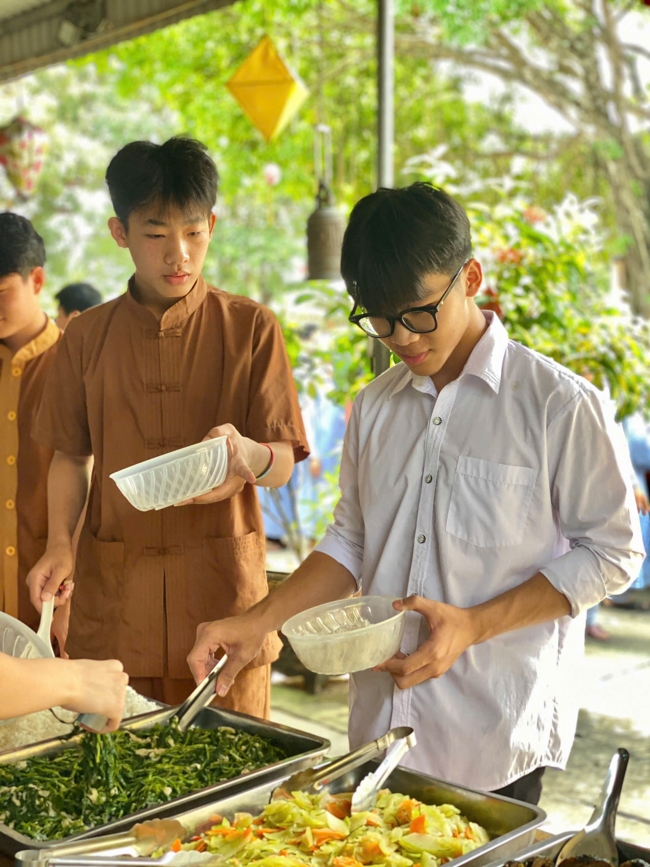 One - Day Practice at Dong Cao pagoda, Thanh Hoa