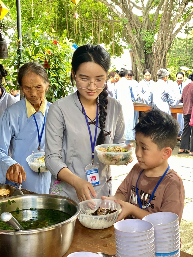One - Day Practice at Dong Cao pagoda, Thanh Hoa