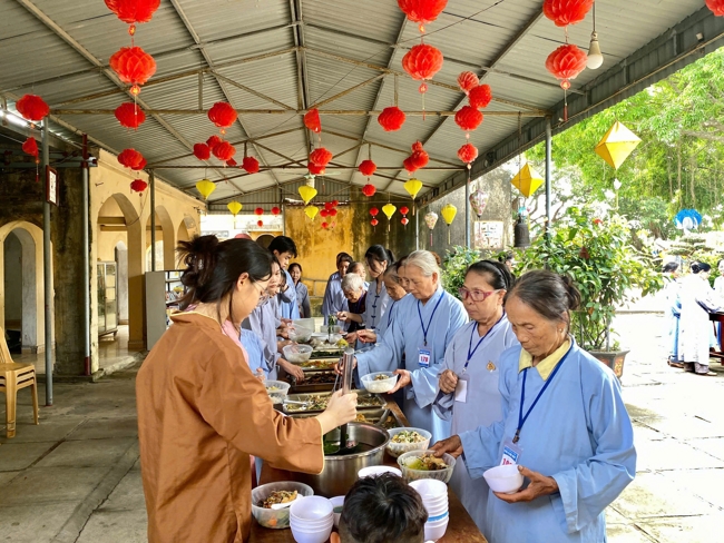 One - Day Practice at Dong Cao pagoda, Thanh Hoa