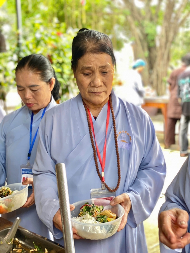 One - Day Practice at Dong Cao pagoda, Thanh Hoa