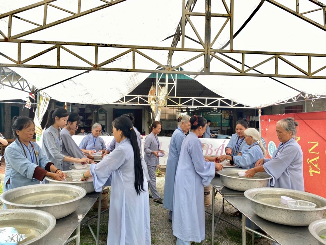 One - Day Practice at Dong Cao pagoda, Thanh Hoa
