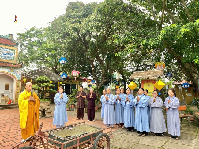 One - Day Practice at Dong Cao pagoda, Thanh Hoa