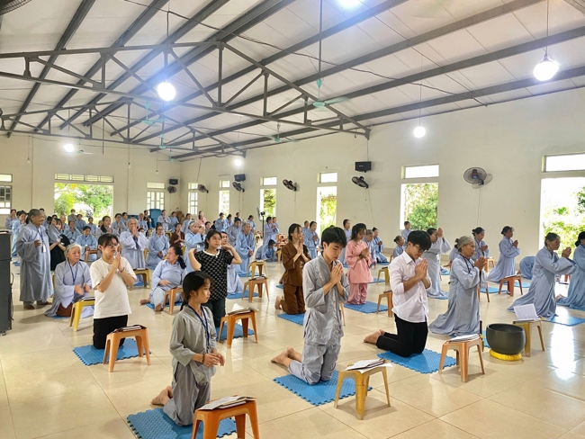 One - Day Practice at Dong Cao pagoda, Thanh Hoa