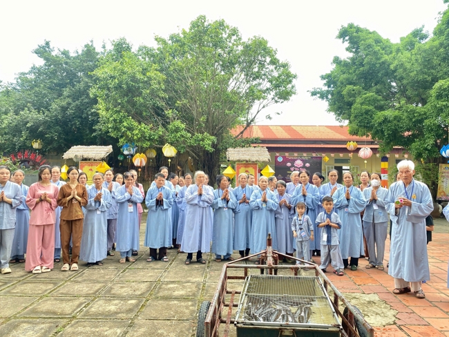 One - Day Practice at Dong Cao pagoda, Thanh Hoa