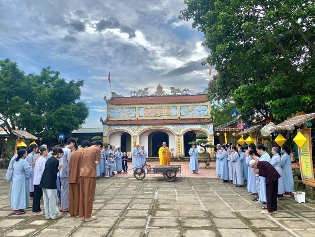One - Day Practice at Dong Cao pagoda, Thanh Hoa