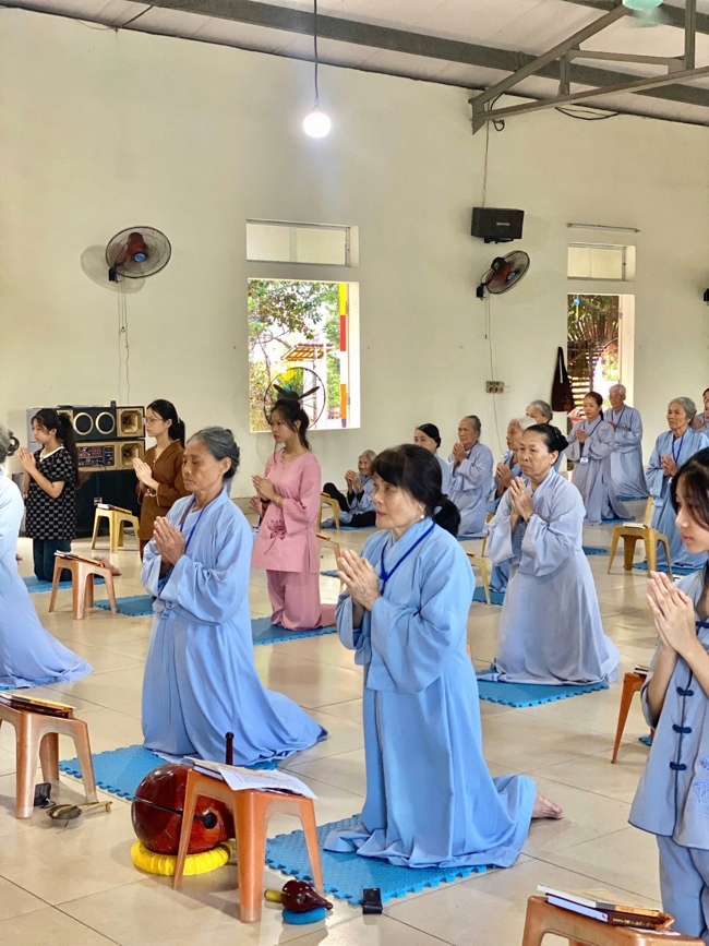 One - Day Practice at Dong Cao pagoda, Thanh Hoa