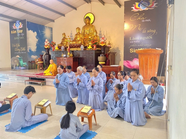 One - Day Practice at Dong Cao pagoda, Thanh Hoa