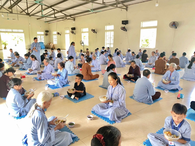 One - Day Practice at Dong Cao pagoda, Thanh Hoa