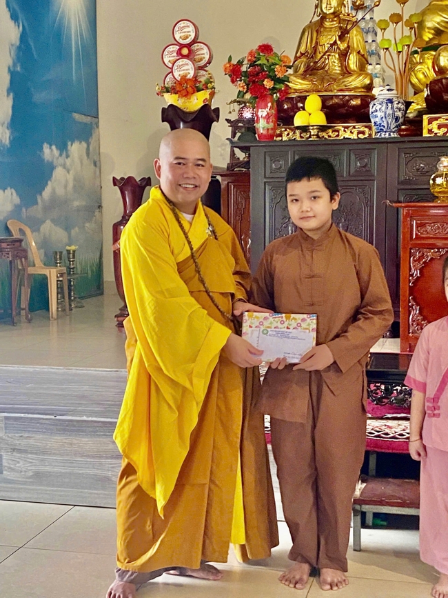 One - Day Practice at Dong Cao pagoda, Thanh Hoa