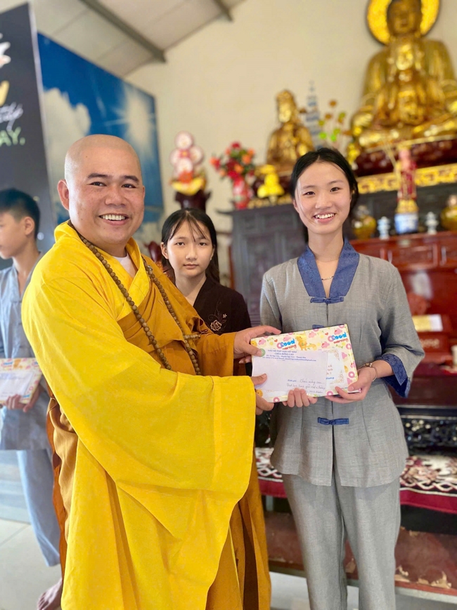 One - Day Practice at Dong Cao pagoda, Thanh Hoa