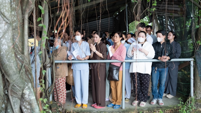 Phóng sinh tại bến phà Bình Mỹ