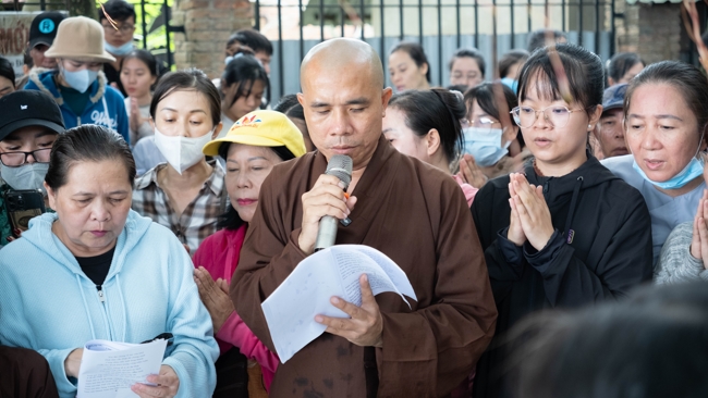 Phóng sinh tại bến phà Bình Mỹ