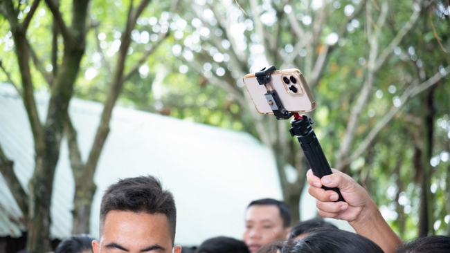 Phóng sinh tại bến phà Bình Mỹ