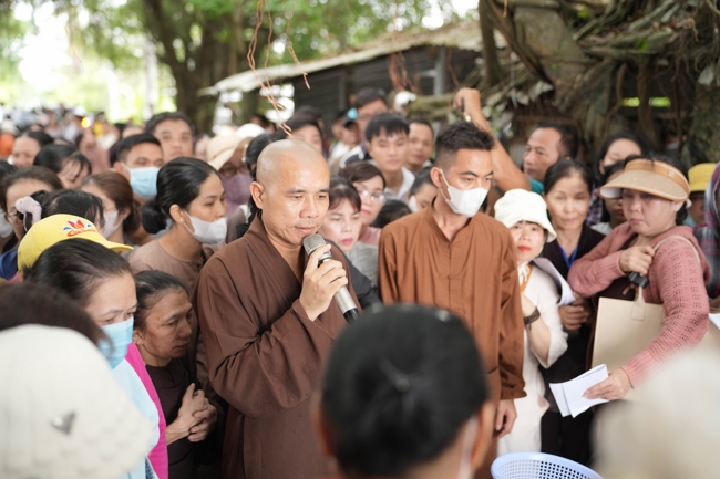 Phóng sinh tại bến phà Bình Mỹ