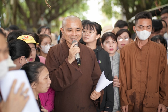 Phóng sinh tại bến phà Bình Mỹ