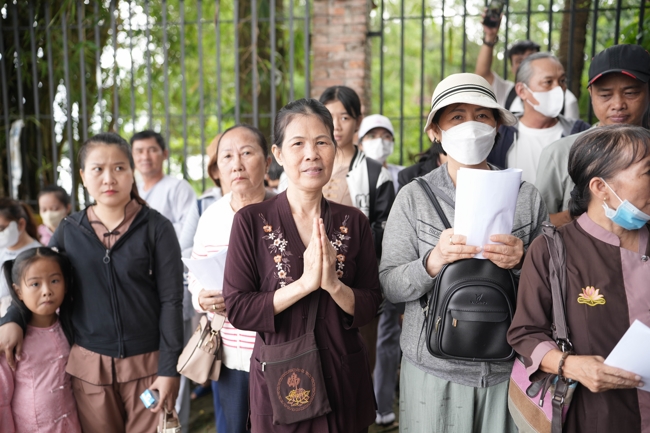 Phóng sinh tại bến phà Bình Mỹ