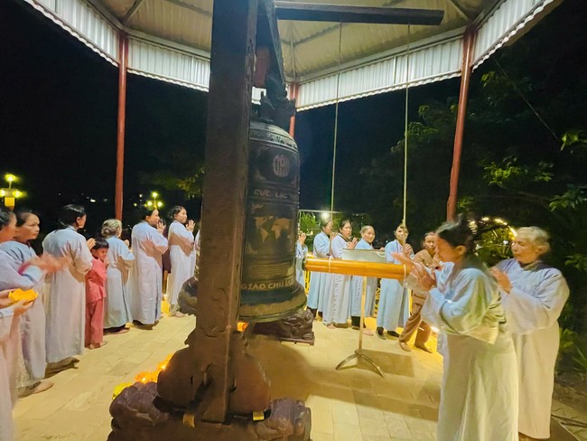 Chùa Đống Cao – Thanh Hoá: Đêm lễ “Dâng đèn trí tuệ”