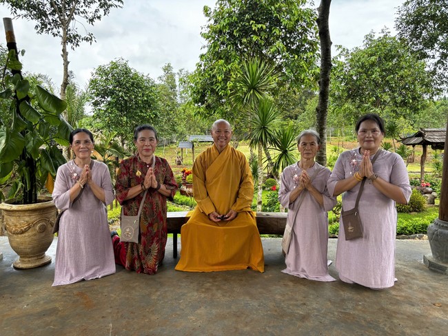 Chư Tăng Tổ đình Hoằng Pháp mừng khánh tuế Hòa thượng Đạo trưởng sau khi mãn khóa An cư kiết hạ PL.2569