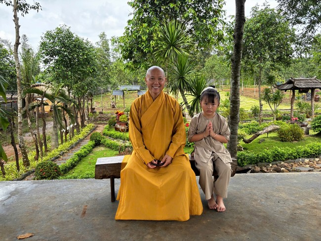 Chư Tăng Tổ đình Hoằng Pháp mừng khánh tuế Hòa thượng Đạo trưởng sau khi mãn khóa An cư kiết hạ PL.2569