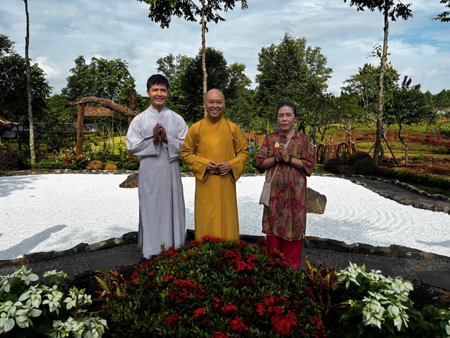 Chư Tăng Tổ đình Hoằng Pháp mừng khánh tuế Hòa thượng Đạo trưởng sau khi mãn khóa An cư kiết hạ PL.2569