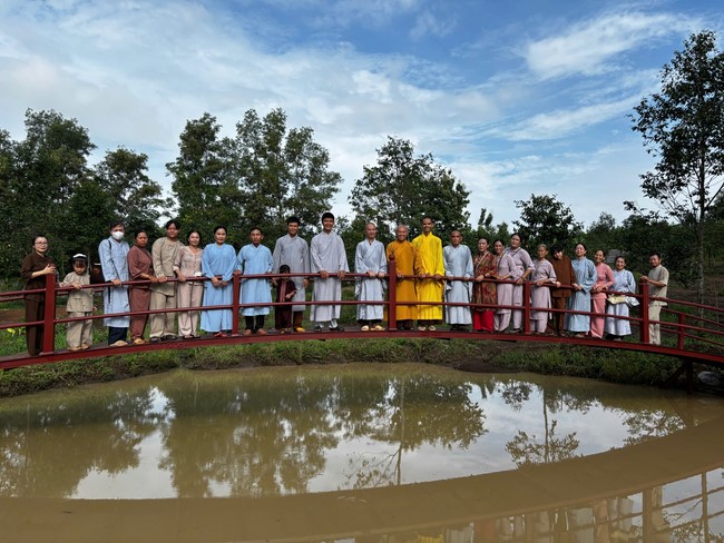 Chư Tăng Tổ đình Hoằng Pháp mừng khánh tuế Hòa thượng Đạo trưởng sau khi mãn khóa An cư kiết hạ PL.2569