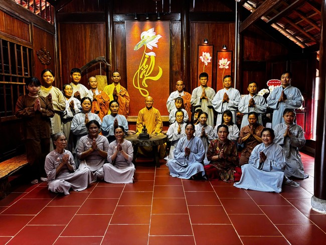 Chư Tăng Tổ đình Hoằng Pháp mừng khánh tuế Hòa thượng Đạo trưởng sau khi mãn khóa An cư kiết hạ PL.2569