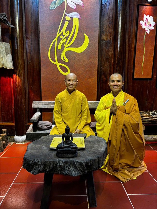 Chư Tăng Tổ đình Hoằng Pháp mừng khánh tuế Hòa thượng Đạo trưởng sau khi mãn khóa An cư kiết hạ PL.2569