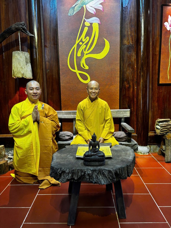 Chư Tăng Tổ đình Hoằng Pháp mừng khánh tuế Hòa thượng Đạo trưởng sau khi mãn khóa An cư kiết hạ PL.2569