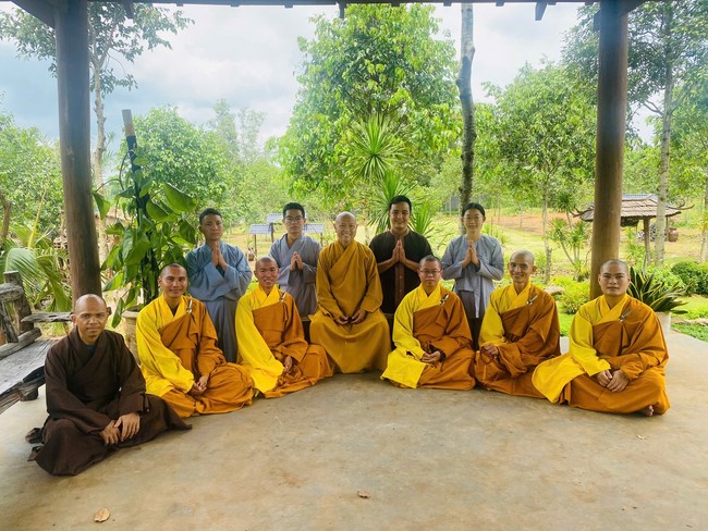 Chư Tăng Tổ đình Hoằng Pháp mừng khánh tuế Hòa thượng Đạo trưởng sau khi mãn khóa An cư kiết hạ PL.2569