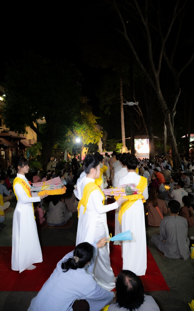 Candle Lighting Night of Ullambana Ceremony holding by Hieu and Thuong Group