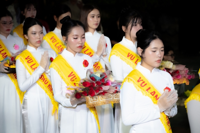 Candle Lighting Night of Ullambana Ceremony holding by Hieu and Thuong Group