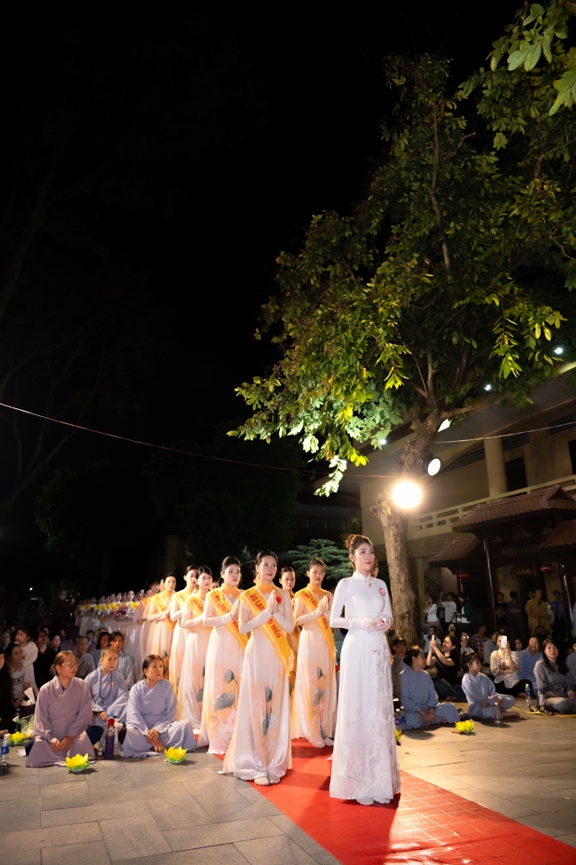 Candle Lighting Night of Ullambana Ceremony holding by Hieu and Thuong Group