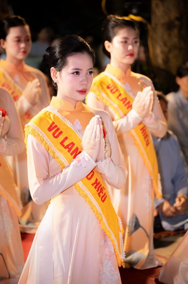 Candle Lighting Night of Ullambana Ceremony holding by Hieu and Thuong Group