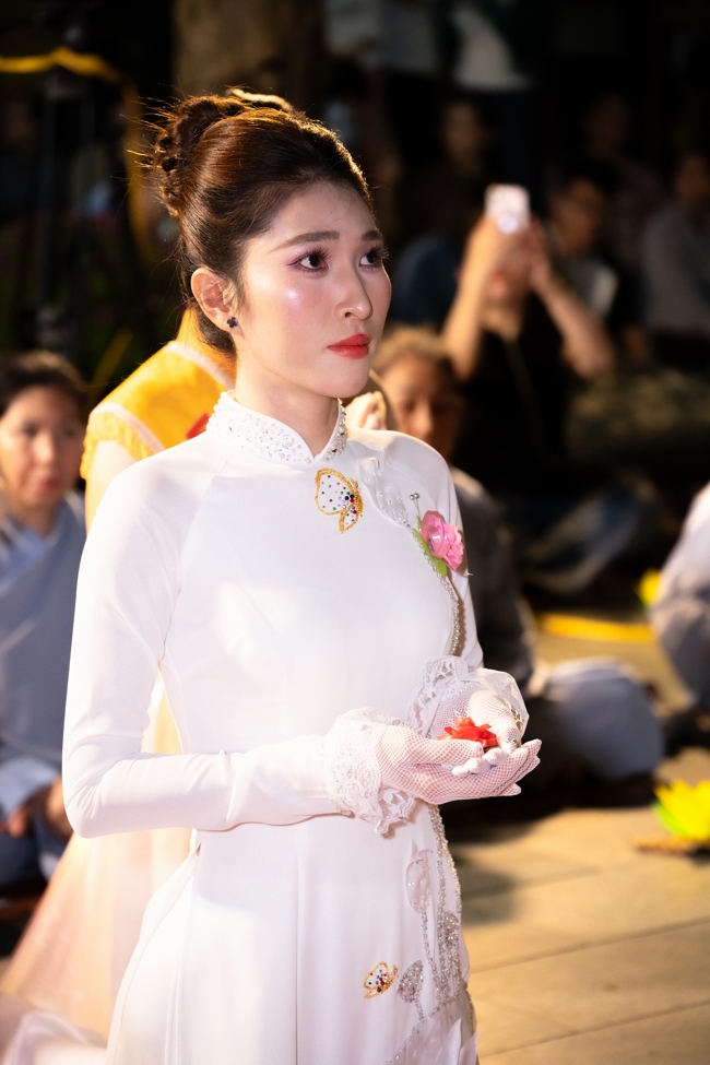 Candle Lighting Night of Ullambana Ceremony holding by Hieu and Thuong Group