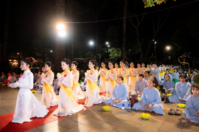 Candle Lighting Night of Ullambana Ceremony holding by Hieu and Thuong Group