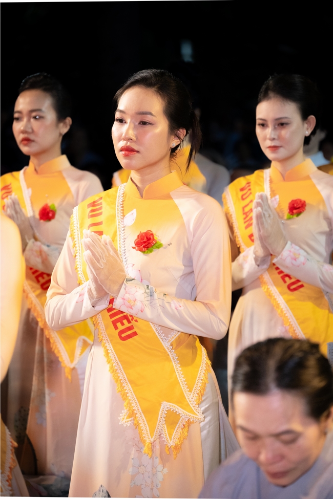 Candle Lighting Night of Ullambana Ceremony holding by Hieu and Thuong Group