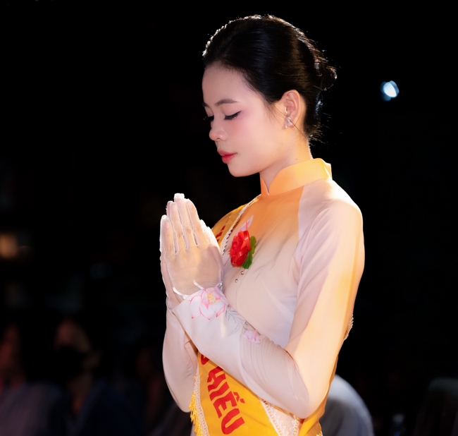 Candle Lighting Night of Ullambana Ceremony holding by Hieu and Thuong Group