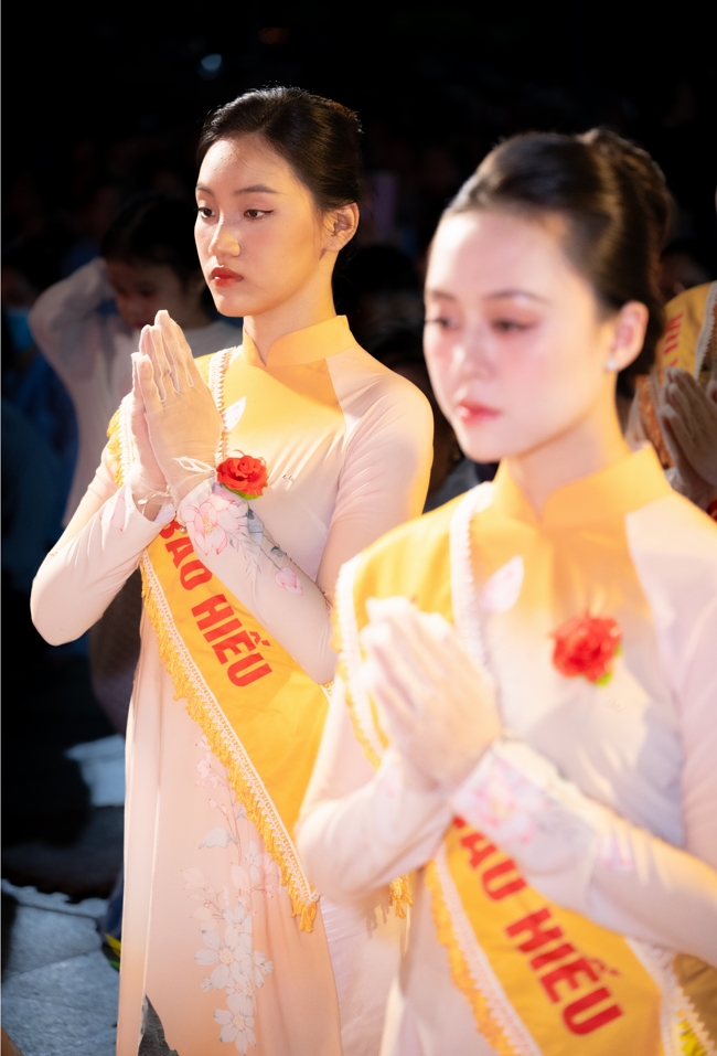 Candle Lighting Night of Ullambana Ceremony holding by Hieu and Thuong Group