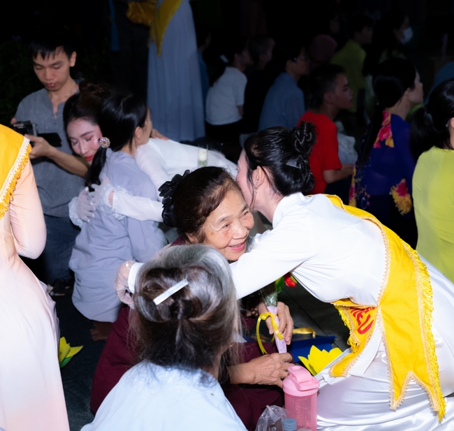 Candle Lighting Night of Ullambana Ceremony holding by Hieu and Thuong Group