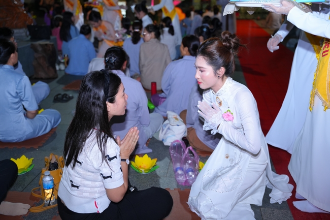 Candle Lighting Night of Ullambana Ceremony holding by Hieu and Thuong Group