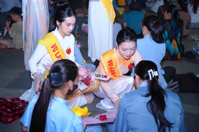 Candle Lighting Night of Ullambana Ceremony holding by Hieu and Thuong Group