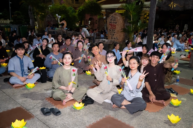 Candle Lighting Night of Ullambana Ceremony holding by Hieu and Thuong Group