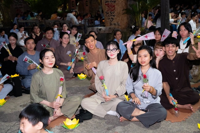 Candle Lighting Night of Ullambana Ceremony holding by Hieu and Thuong Group