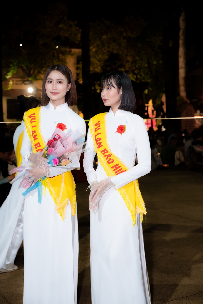 Candle Lighting Night of Ullambana Ceremony holding by Hieu and Thuong Group