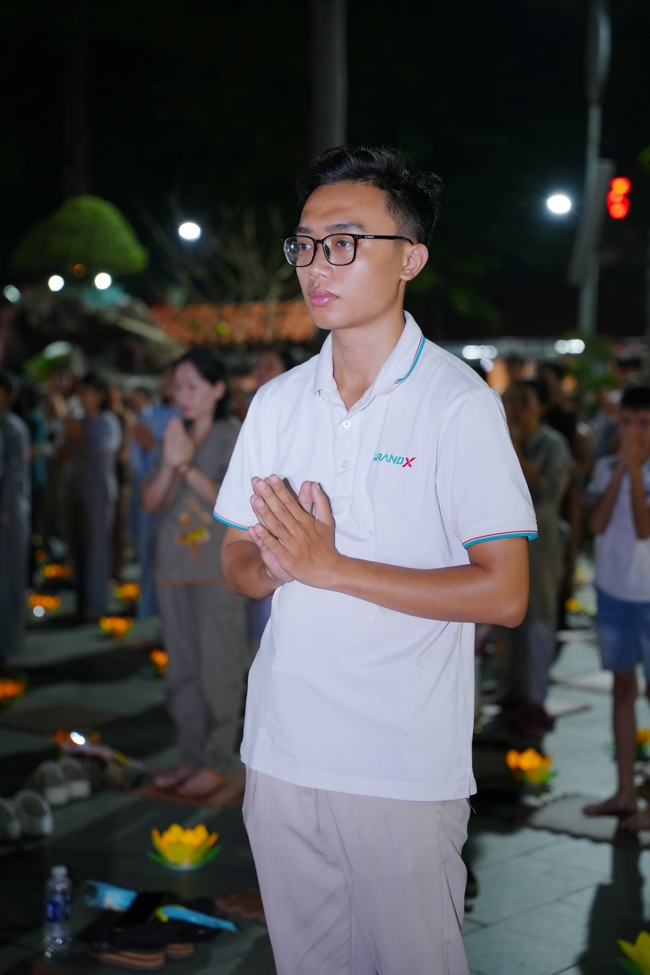 Candle Lighting Night of Ullambana Ceremony holding by Hieu and Thuong Group